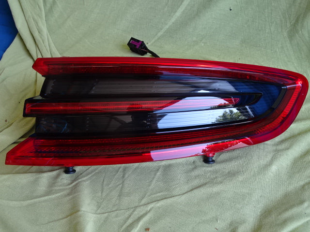 MACAN Rear Outer light 95B945096d  95B945096m  95B945096R   NEW