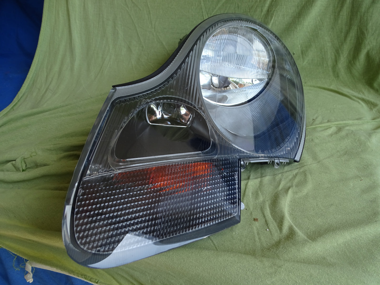 Porsche 996 Headlight Left Smoke  99663116301  NEW