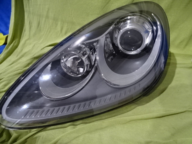 Porsche Cayenne 2010-Left Headlight 7P5941031BA   USED