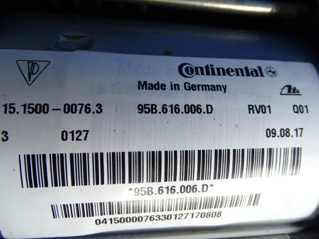 Porsche Macan Airsupensionpump NEW  95B698010  2014-