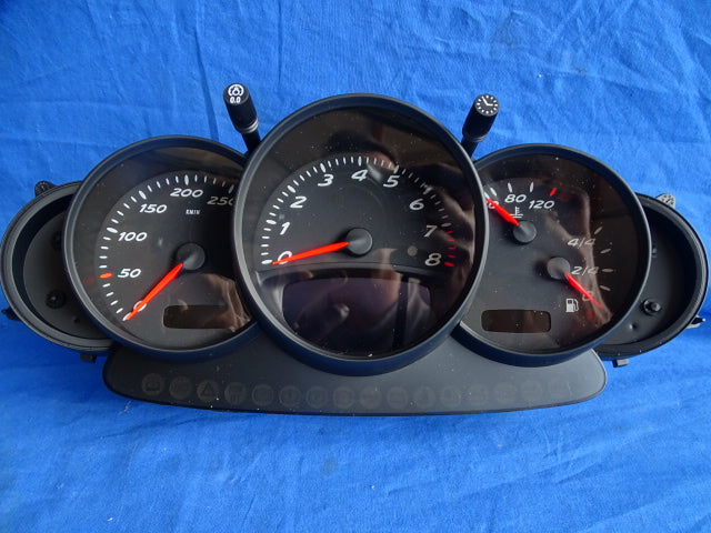 Porsche Boxster Instrumentcluster  NEW  98664123504 70C