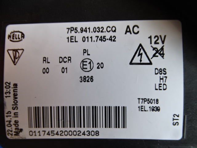 Porsche Cayenne Right Headlight  7P5941032CQ  USED